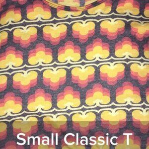 LuLaRoe Classic Tee Size Small - NWT